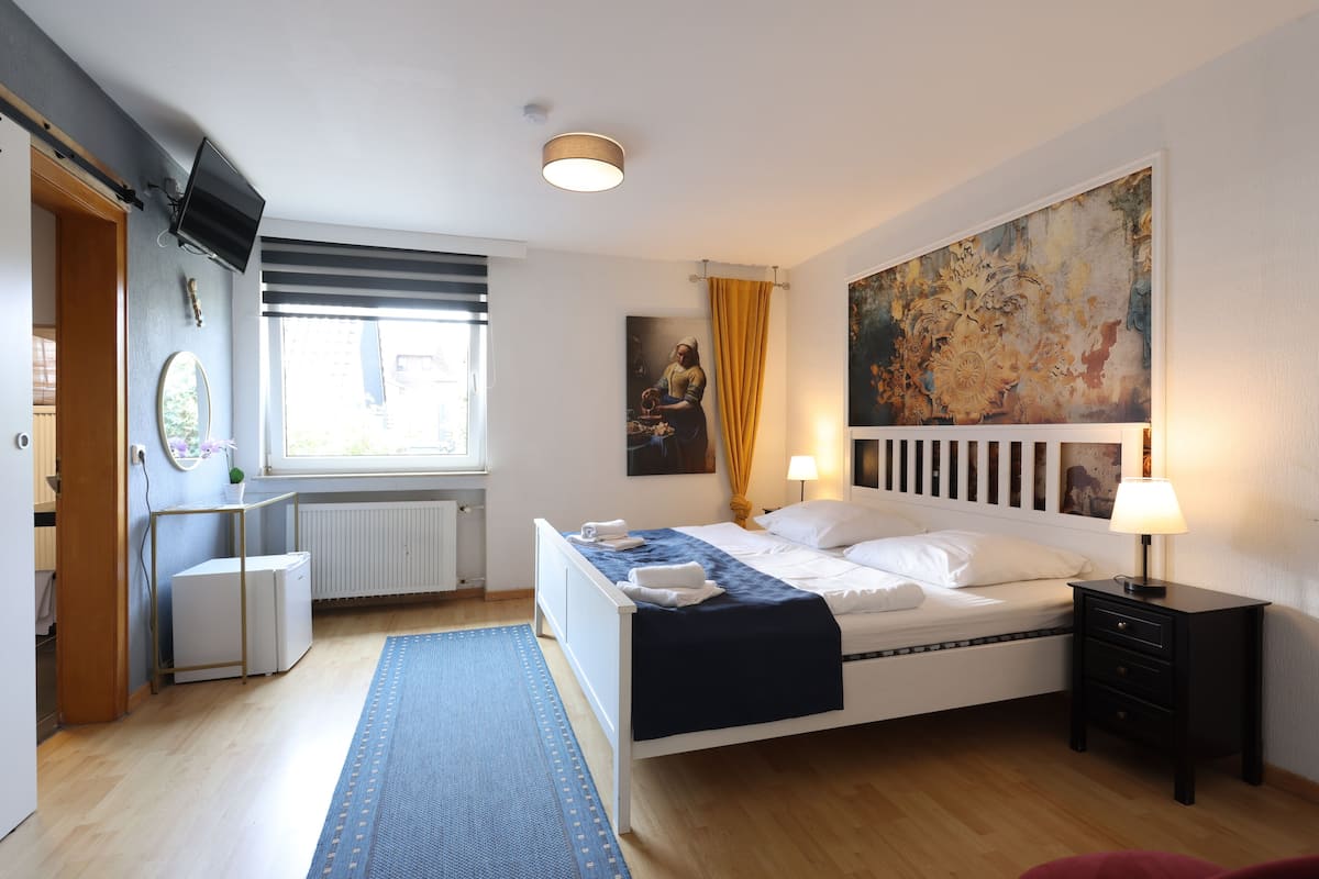 Chambre Double, 1 chambre, vue ville | Bureau, rideaux occultants, fer et planche à repasser, Wi-Fi gratuit