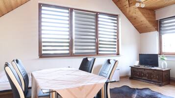 Appartement Familial, 2 chambres, vue montagne | Literie de qualité supérieure, rideaux occultants