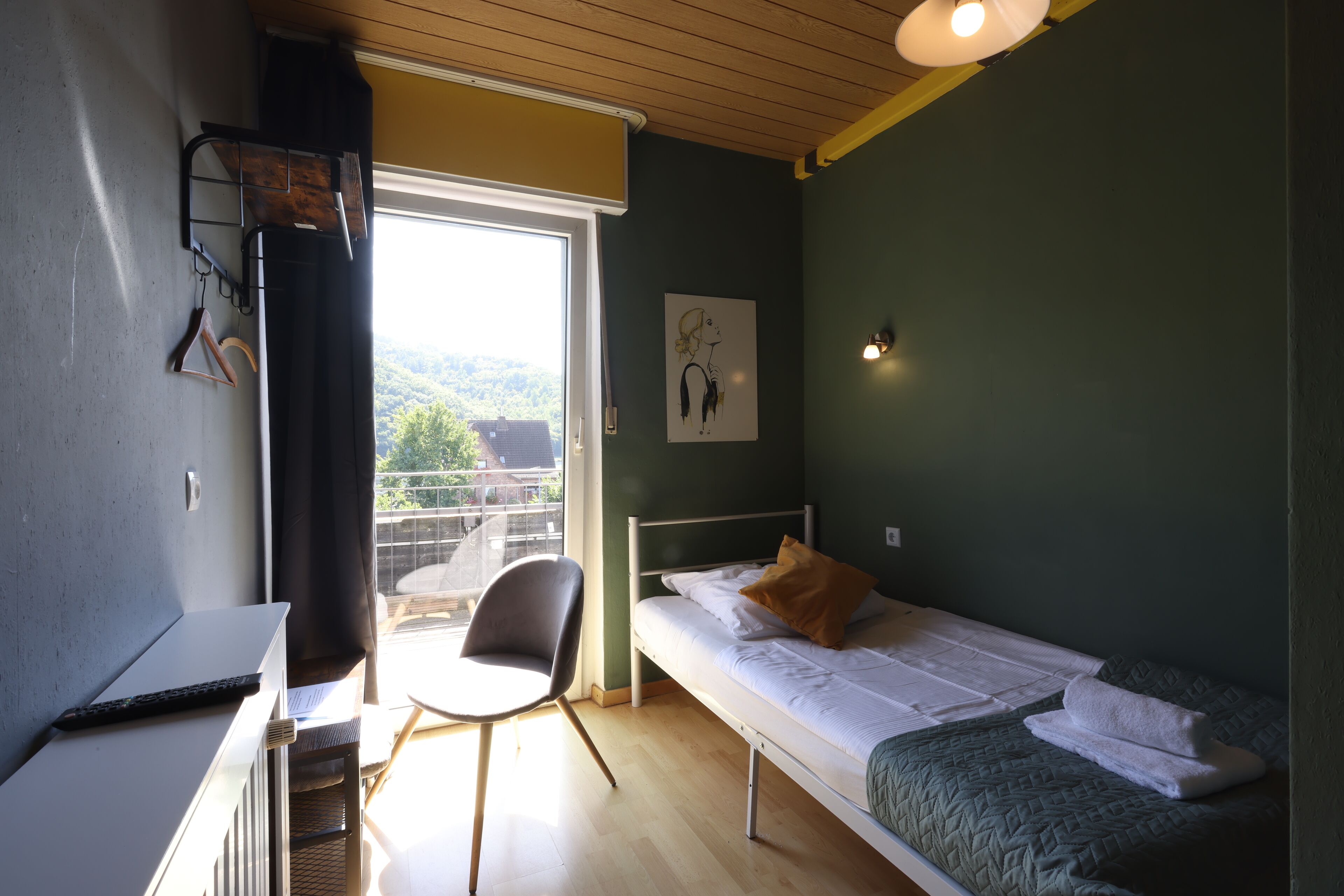 Rom – panorama | Blendingsgardiner, strykejern/-brett, wi-fi (inkludert) og sengetøy