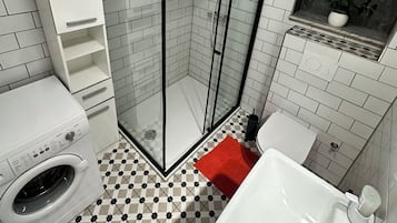 Business Room | Bathroom