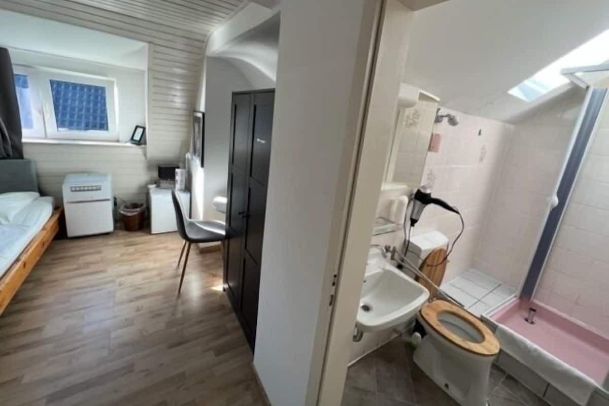 Baño | Regadera, amenidades de baño gratuitas, secadora de cabello, toallas