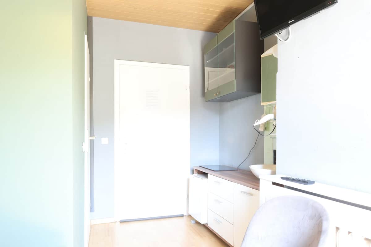 Chambre Simple Panoramique | Bureau, rideaux occultants, fer et planche à repasser, Wi-Fi gratuit