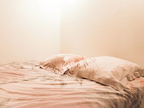 1 bedroom, iron/ironing board, bed sheets