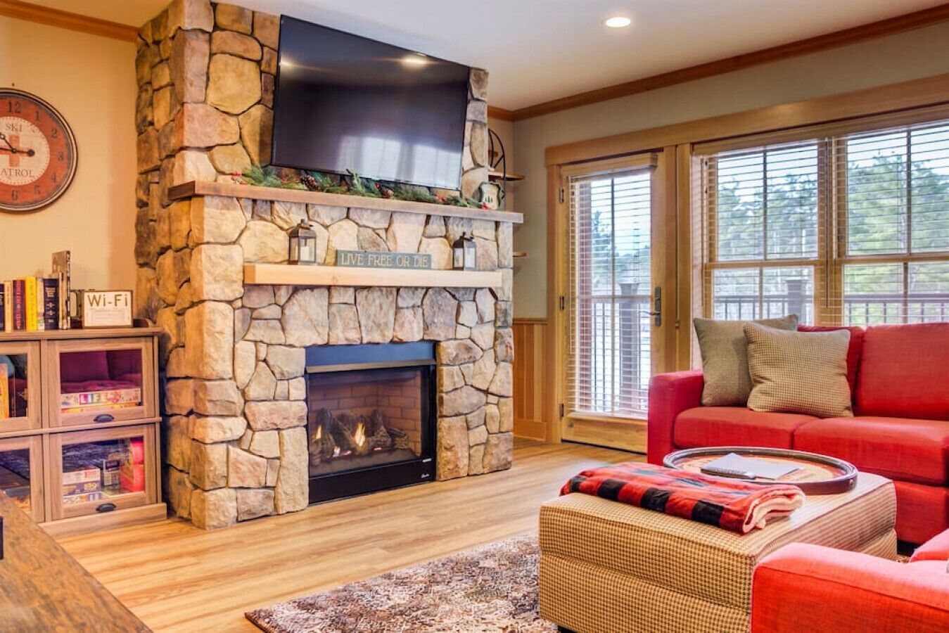 Cranmore Mountain Condo w/ Heated Pool & Sunset View