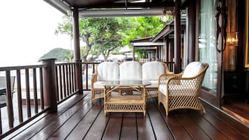 3 Bedrooms Family Villa | 테라스/파티오