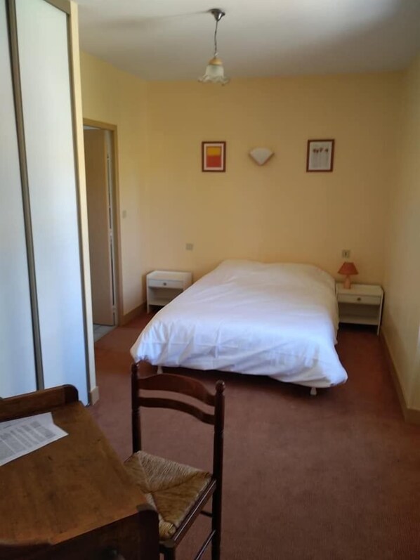 In-room safe, individually decorated, individually furnished, desk