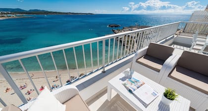 LUISAMAR SEA VIEW - Apartment with sea views in S'illot. Free WiFi