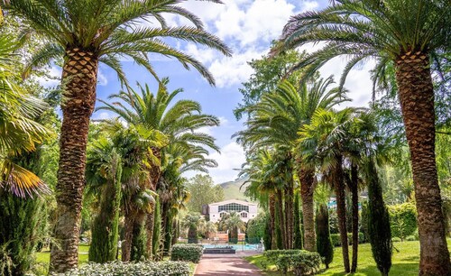 Secure Apartment with Pool, Parking, Internet - Close to Spa, 1BR, Sleeps 2, Cambo-les-Bains