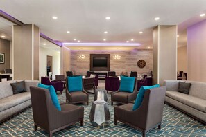 Lobby - La Quinta by Wyndham Gainesville (Gainesville)