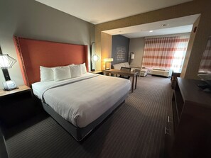 Deluxe Room, 1 King Bed, Non Smoking - La Quinta by Wyndham Altoona Des Moines (Altoona)