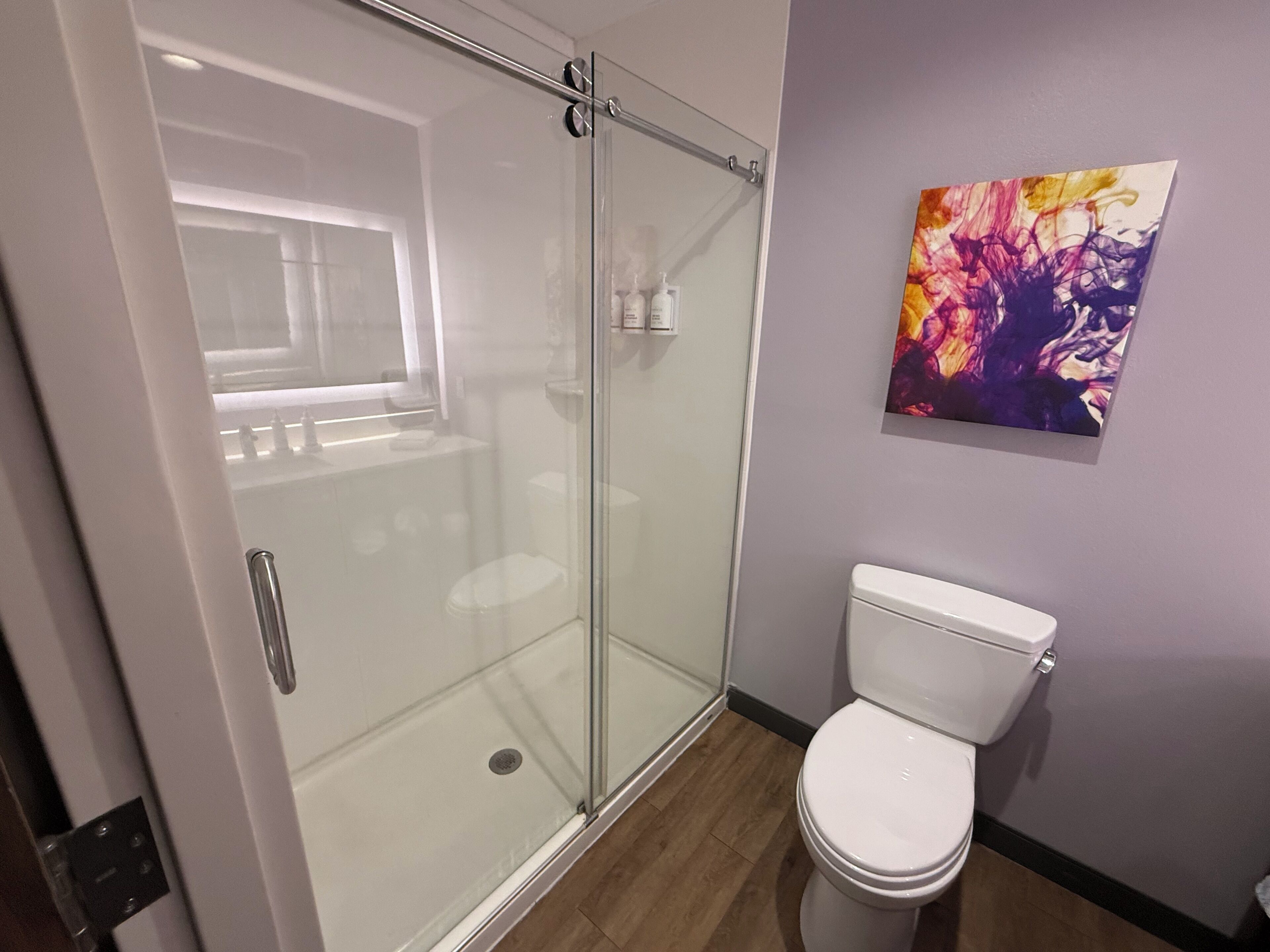 Room, 1 King Bed, Non Smoking | Bathroom