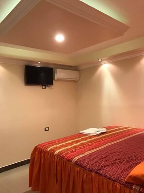 Phòng | Bộ đồ giường kháng dị ứng, bàn, màn/rèm cản sáng