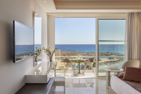 Superior Room, 1 Bedroom, Balcony, Beach View | Premium bedding, Tempur-Pedic beds, minibar, in-room safe