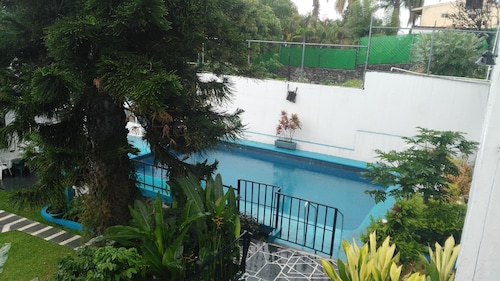 Maison minimaliste de luxe de Cuernavaca équipée à 10 min du centre-ville, à 5 min de la Plaza