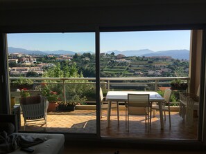 Dining - 2BR Apartment seaview (Nice)