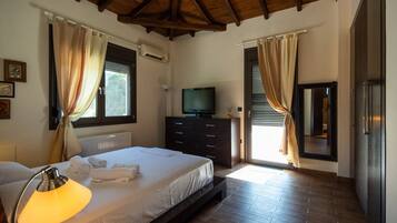 5 chambres, fer et planche Ă repasser, Wi-Fi, draps fournis