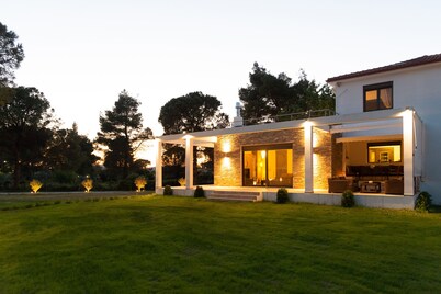  Sybaris  Privacy and Luxury