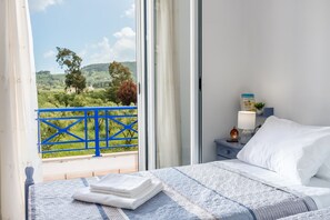 2 bedrooms, in-room safe, iron/ironing board, free WiFi