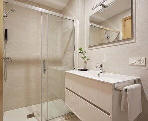 Hair dryer, towels - Eguzki by FeelFree Rentals (San Sebastián)