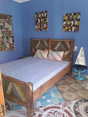 Habitación superior | 1 dormitorio, escritorio, espacio para trabajar con un portátil