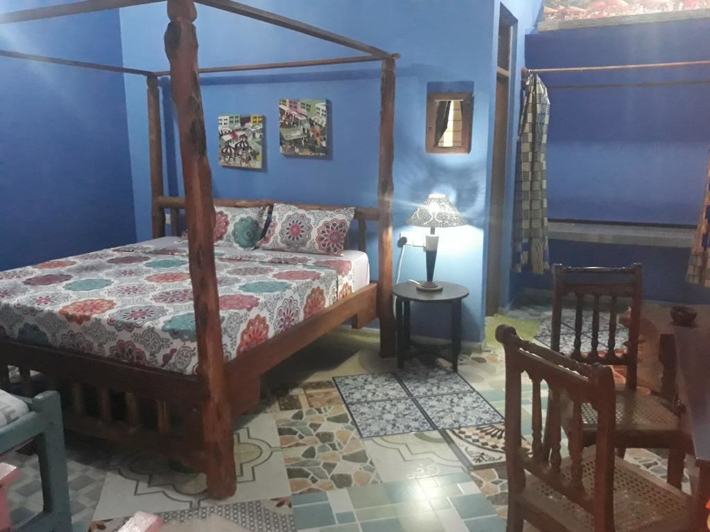 Standard Room | 1 bedroom, desk, laptop workspace, iron/ironing board