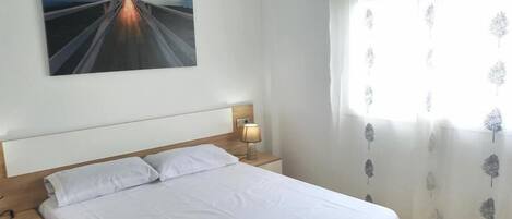 2 多间卧室、WiFi