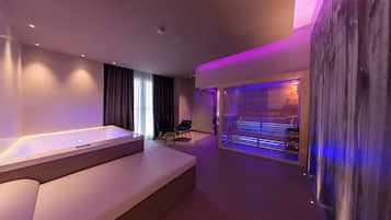 Junior Suite, 1 Double Bed, Jetted Tub | Premium bedding, down duvets, pillow-top beds, minibar