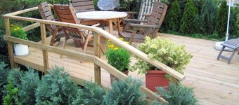 Colorido apartamento de una habitación donde su perro es bienvenido - terraza - tumbona,