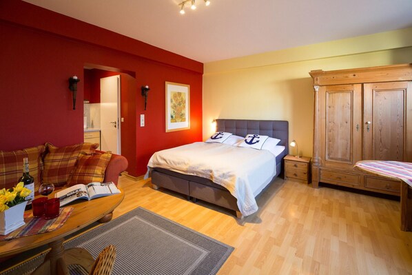 1 bedroom, iron/ironing board, travel cot, free WiFi