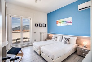 3 Schlafzimmer, Schreibtisch, Bügeleisen/Bügelbrett, WLAN