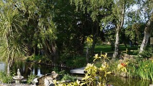 Garden - Footpath Cottages at Reynolds Farm (Canterbury)