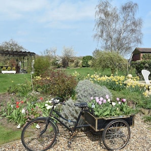 Garden - Footpath Cottages at Reynolds Farm (Canterbury)