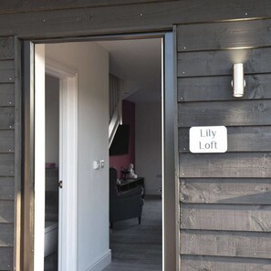 Iron/ironing board, free cots/infant beds, free WiFi, bed sheets - Footpath Cottages at Reynolds Farm (Canterbury)