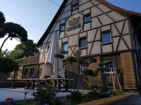 Exterior. Hotel Krone UG