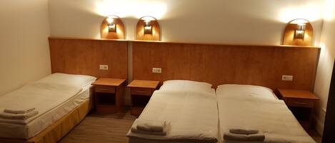 Leilighet – comfort | Skrivebord, skrivebord for bærbar PC, wi-fi (inkludert) og sengetøy