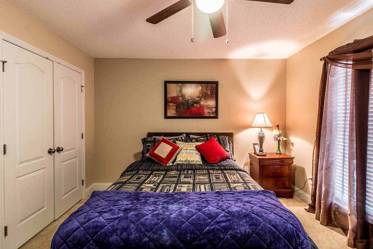 Classic Room, Non Smoking | Individually decorated, individually furnished, laptop workspace