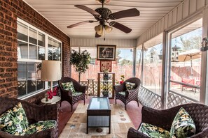Family House, Garden View | Living room