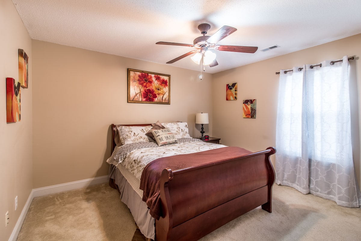 Classic Room, 1 Bedroom | Individually decorated, individually furnished, laptop workspace