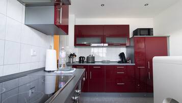 Business-Apartment, Gartenblick | Eigene Küche | Mikrowelle, Ofen, Herdplatte, Geschirrspüler