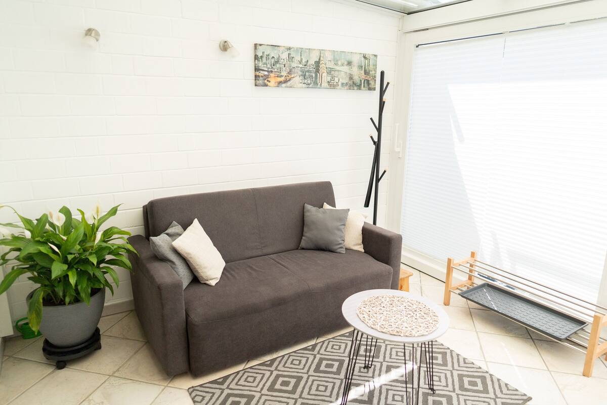 Superior Apartment, Garden View | Living area