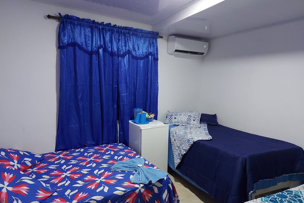 Minibar, free WiFi, bed sheets