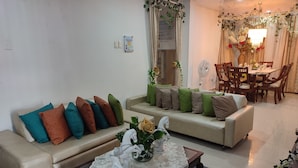 32-inch plasma TV with digital channels, TV - Jackson House Inn (San Andrés)