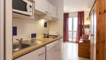 Soundproofing, cots/infant beds, free WiFi, bed sheets