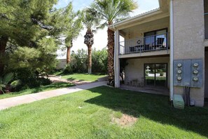 Property grounds - Beautifully Remodeled Condo - Fountain Views (St. George)