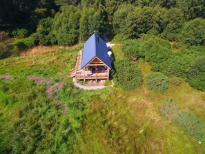 Exterior - A luxurious unique and cosy off grid beach line fully kitted cabin (Golspie)