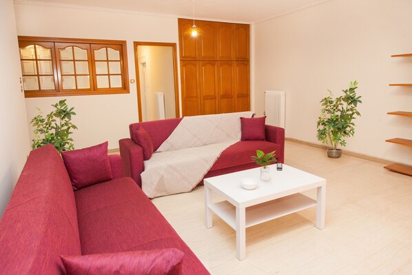 Apartment, 2 Bedrooms | Living room