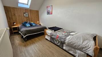 2 chambres, fer et planche Ă repasser, Wi-Fi gratuit, draps fournis
