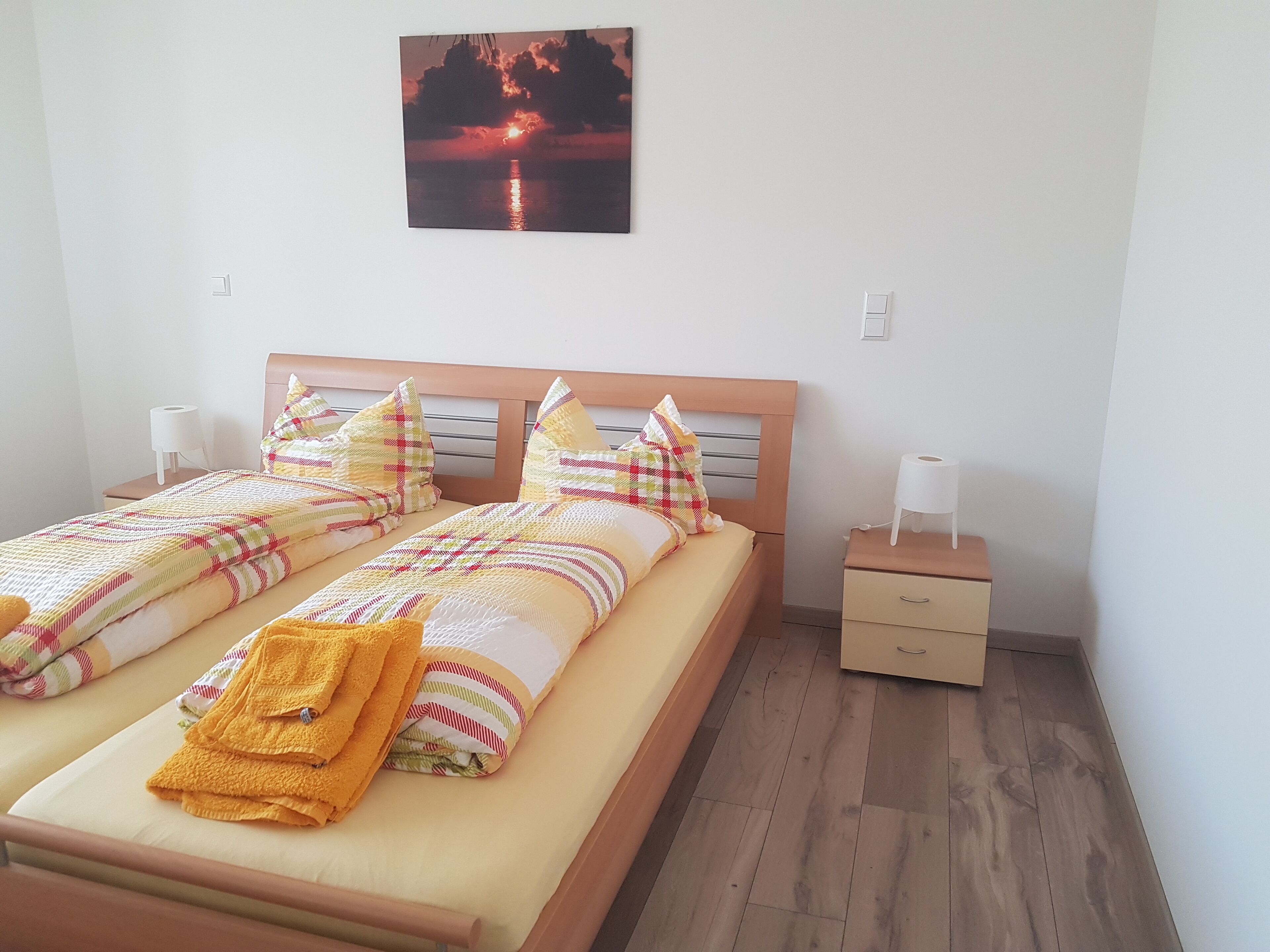 1 dormitorio, caja fuerte, tabla de planchar con plancha y wifi