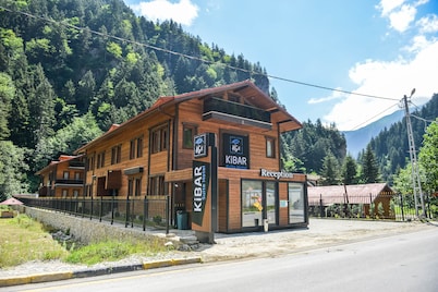Kibar Hotel