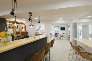 بار (في المنشاة)